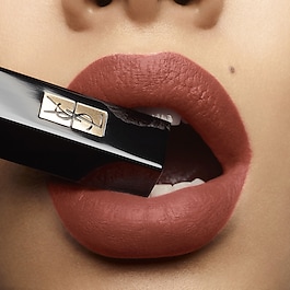 Rouge Pur Couture The Slim Velvet Radical - Labial Mate